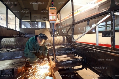 Warsztat ZKM przy ul. Hallera w Gdańsku. Remont niskopodłogowego...