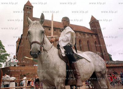 Zamek w Gniewie podczas turnieju rycerskiego. 07.96...