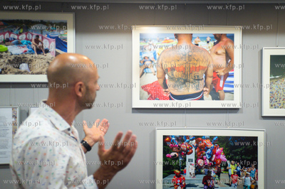 Biblioteka Chełm. Wernisaż wystawy "Projekt Plaża"...