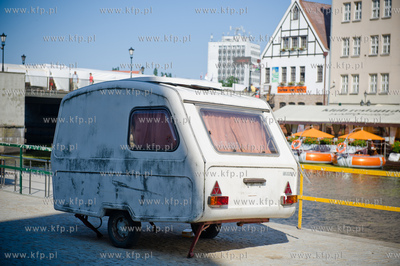 Gdansk. Nabrzeze Motlawy. Opuszczona, zdewastowana...