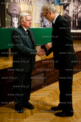 Gdansk. Historyczna sala BHP. Wreczenie odznaczen panstwowych,...