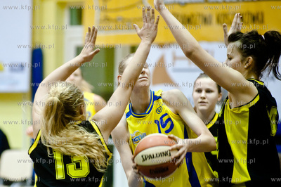 Gdynia, hala GOSiR. Mistrzostwa Polski Juniorek Starszych....