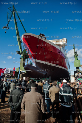 Stocznia Gdansk. Pochylnia B1. Wodowanie promu pasazersko-samochodowego...