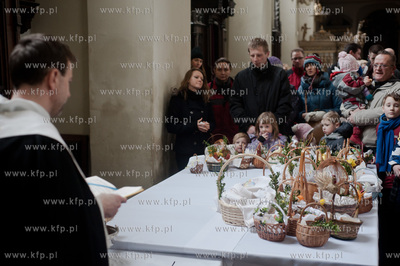 Gdansk.Swieta Wielkanocne w kosciele Sw. Mikolaja....