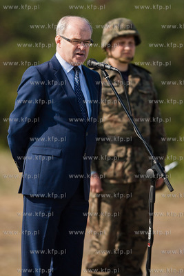 Poligon wojskowy w Ustce. Odbior sprzetu oraz podpisanie...