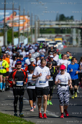 Zawodnicy na trasie I PZU Gdansk Maraton.
17.05.2015
fot....