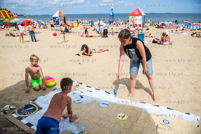 Gdansl. Plaza w Brzeznie. IPN na plazy. Przygotowane...