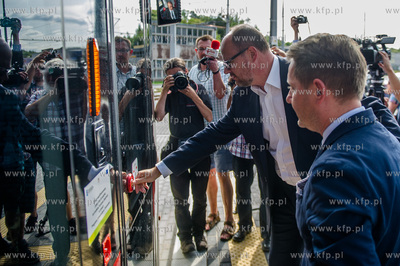 Gdansk. PIerwszy, probny przejazd nowo wybudowana linia...