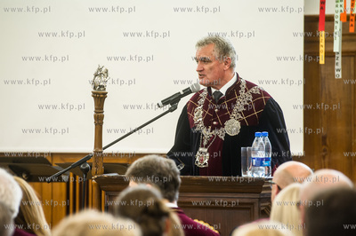 Gdansk. Oliwa. V Liceum Ogolnoksztalcace. Sesja Rady...