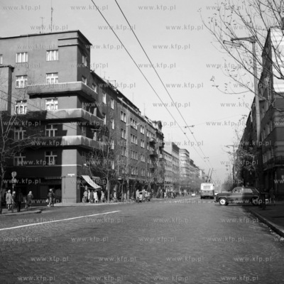 Ulica Świętojańska w Gdyni. (lata60)
1965
0002397z
Fot....