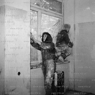 Dziewczyny przy pracach remontowych. (lata60).
1967
Fot....