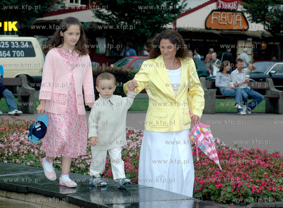 Senator Dorota Arciszewska z dziecmi (2,5-letni Gienio...