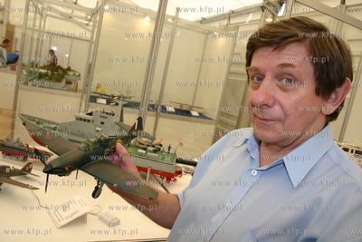 "Swiat Modelarstwa - targi, wystawa, gielda" to jedna...