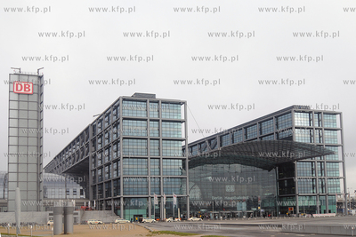 Dworzec Glowny - w Berlnie (Berlin Hauptbahnhof). Do...