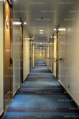 Gdynia. Do nabrzeza w Baltyckim Terminalu Kontenerowym...