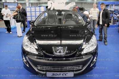 Trojmiejskie Targi Motoryzacyjne w hali wystawienniczej...