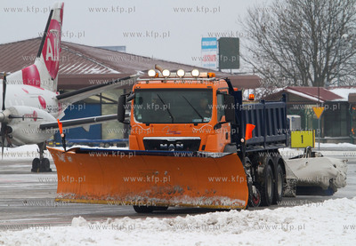 Gdansk, Rebiechowo. Nz. Sprzet Akcji Zima.
04.12.2010
fot....