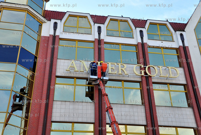 Gdansk. Zdjecie szyldu z budynku Artus Park przy ul...