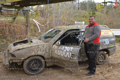 ZYWE TRUPY GRASOWAŁY W KOLIBKACH. Kolejna 14. juz...