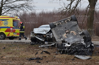 Przodkowo DW-224.Zderzenie 2 samochodow osobowych....