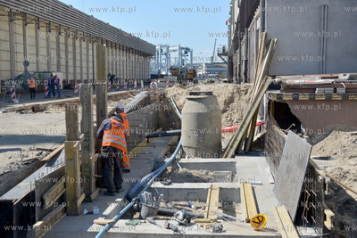 Przy Nabrzezu Francuskim w gdynskim porcie w miejscu...