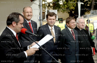 Wmurowanie Kamienia Wegielnego pod budynek nowego Centrum...