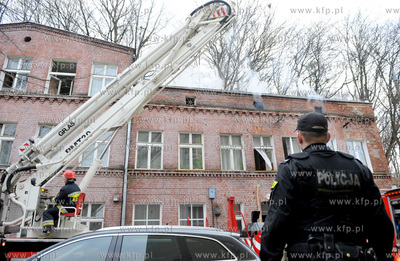 Pozar poddasza kamienicy na ul. Na stoku w Gdansku....