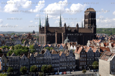 Gdansk.Widok z wiezy kosciola sw. Jana. na ul. Szeroka...