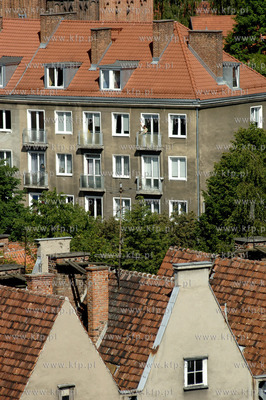 Gdansk.Widok z wiezy kosciola sw. Jana na dom na ul....