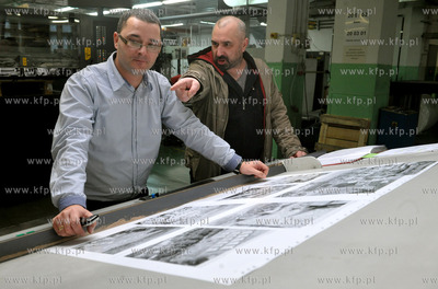 W drukarni POZKAL w Inowroclawiu rozpoczal sie druk...
