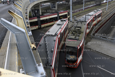 Gdańsk. Węzeł Okopowa. Tramwaje Pesa Swing i Duwag...