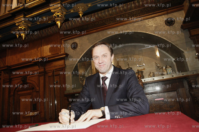 Gdansk. Dwor Artusa. Pozegnanie Andrzeja Golygi - prezesa...