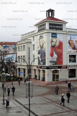 Sopot. Plac Przyjaciol Sopotu. Dom handlowy Laura.
28.12.2011
fot....