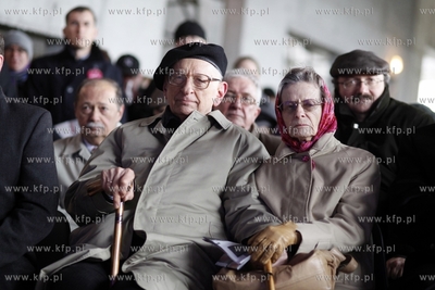 Gdansk. Uroczystość zawieszenia wiechy na budowanym...