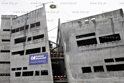 Gdansk. Uroczystość zawieszenia wiechy na budowanym...