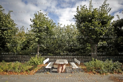 Sopot. Stolik do gry w szachy przy pasie nadmorskim.
08.10.2012
fot....