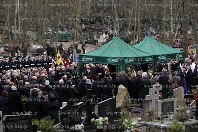 Cmentarz Srebrzysko w Gdansku. Pogrzeb Brunona Synaka.
21.12.2013
fot....
