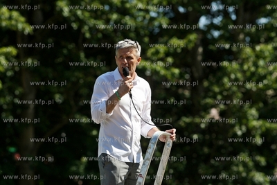 Gdansk Zaspa. Pilkarski turniej dzikich druzyn Do przerwy...