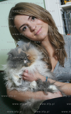 Kasia Tusk ze swoja ukochana kotka. 22.12.2005 fot....