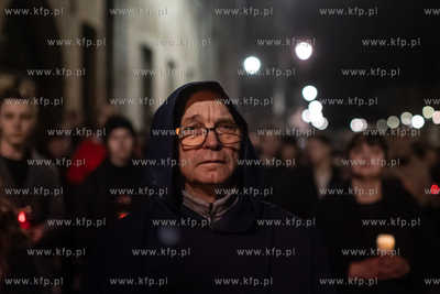 Nocne Misterium Krzyża - procesja pokutna w Wielki...