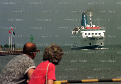 Wejscie promu " Nieborow " do Portu Gdanskiego .  fot....