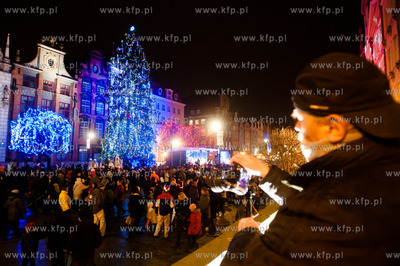Gdansk. Dlugi Targ. Uroczyste zapalenie swiatelek na...