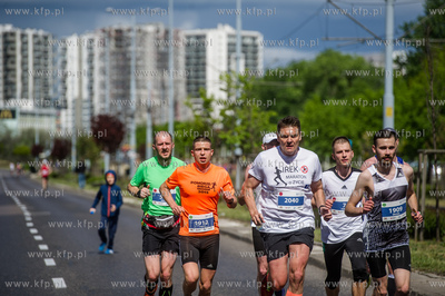 Zawodnicy na trasie II PZU Gdansk Maraton. 
15.05.2016
fot....