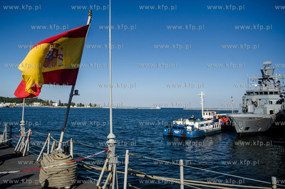 Gdynia. Nabrzeże Francuskie. Wizyta robocza fregaty...