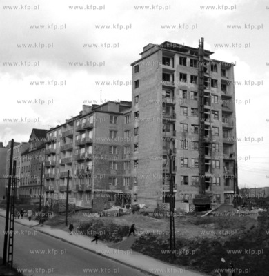 Pierwszy wiezowiec na ul. Slaskiej57 w Gdyni. 04.1961
z0003111
Fot....