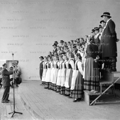 Występ zespołu kaszubskiego. (lata50)
1959
0005368z_puck_pruszcz
Fot....