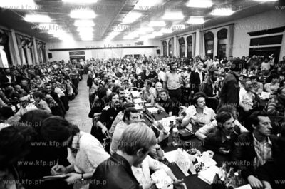 Strajk w Stoczni Gdańskiej im. Lenina Nz obrady MKS'u...