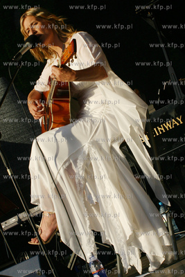 Koncert angielskiego zespolu Bliss na Targu Weglowym...