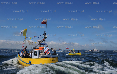 Morska Pielgrzymka Rybakow na lodziach na odpust sw....