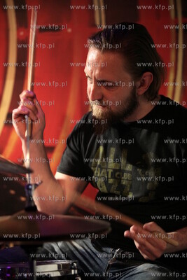 Klub Versalka w Sopocie. Koncert projektu Wojtka Staroniewicza...